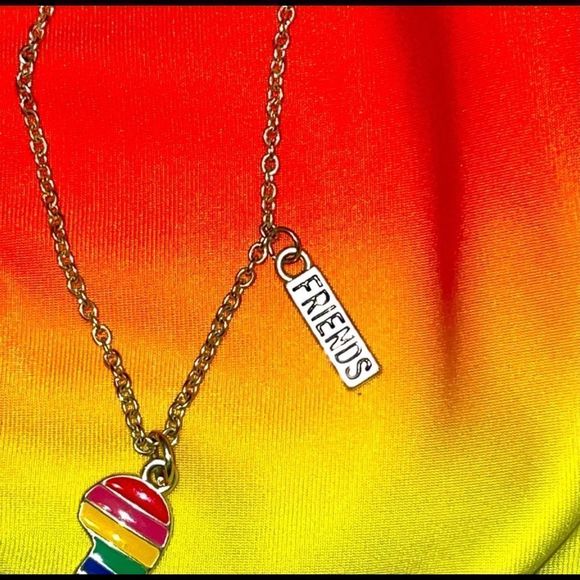 Friends & Rainbows Vintage Necklace - Picture 9 of 9